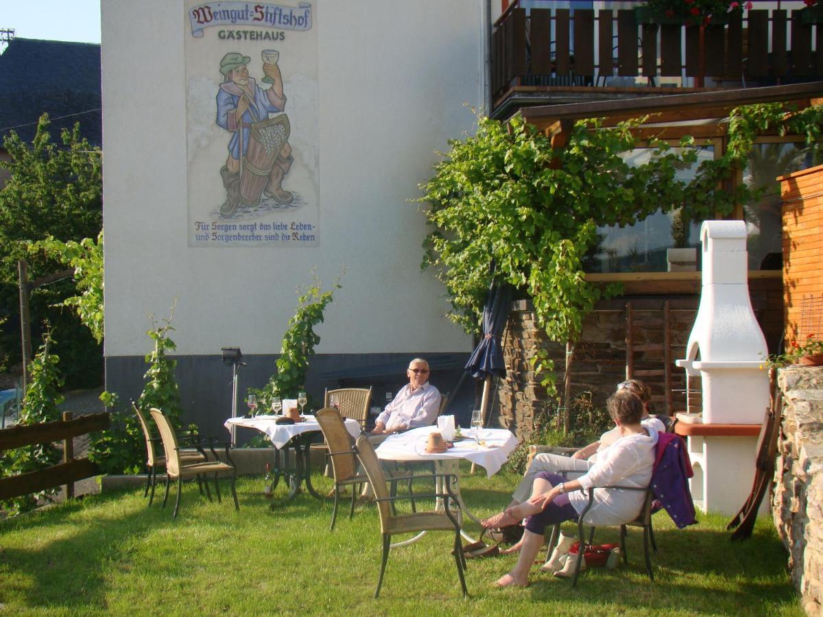 Hotel Weingut Stiftshof Enkirch Exteriér fotografie
